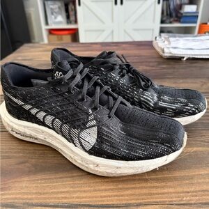 Nike Black and White Athletic Shoes with Textured Upper